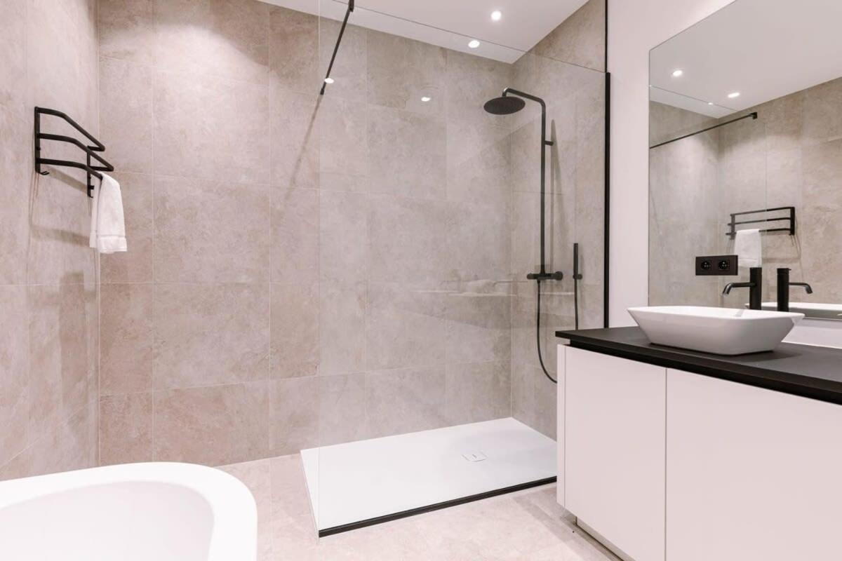 Luxurious Apartment In Town House Near The Beach Бланкенберге Екстериор снимка