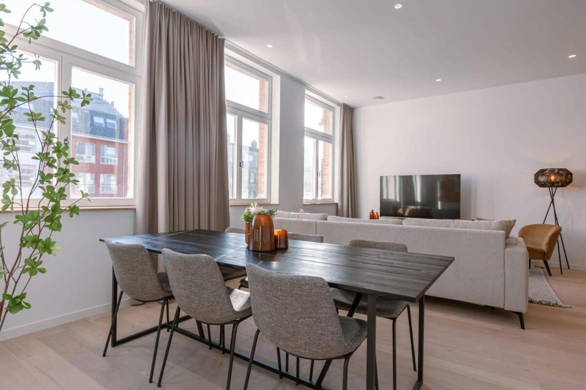 Luxurious Apartment In Town House Near The Beach Бланкенберге Екстериор снимка