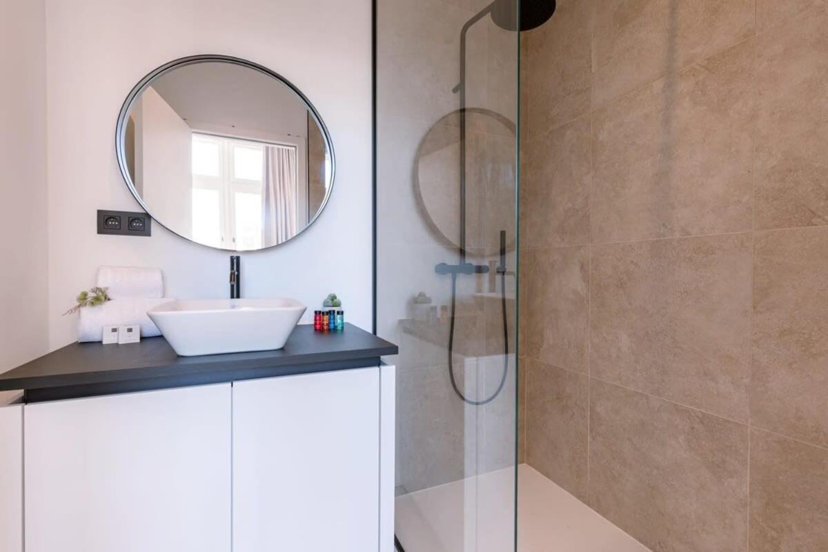 Luxurious Apartment In Town House Near The Beach Бланкенберге Екстериор снимка